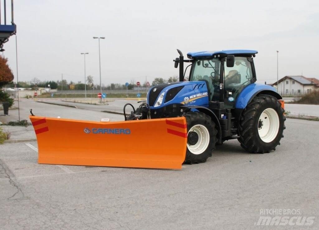 New Holland T7.190 Sneskovle og -plove
