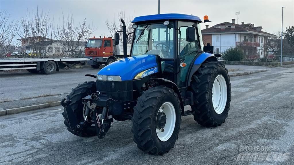 New Holland TD5050 4X4 Sneskovle og -plove