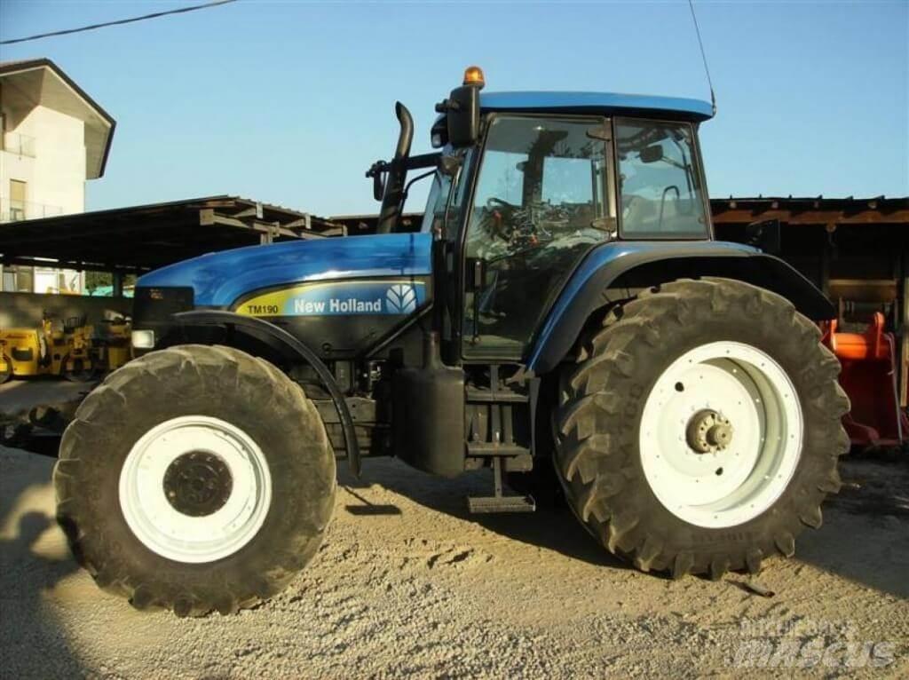 New Holland TM190 Sneskovle og -plove