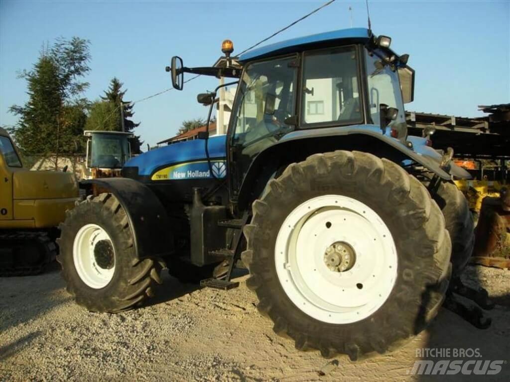 New Holland TM190 Sneskovle og -plove