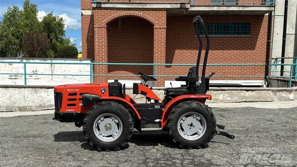 Tigretrac 3800 4x4 Sneskovle og -plove