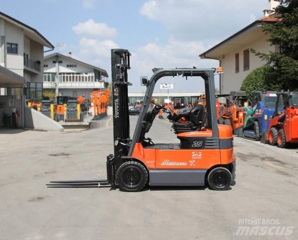 Toyota 7FBMF25 El gaffeltrucks