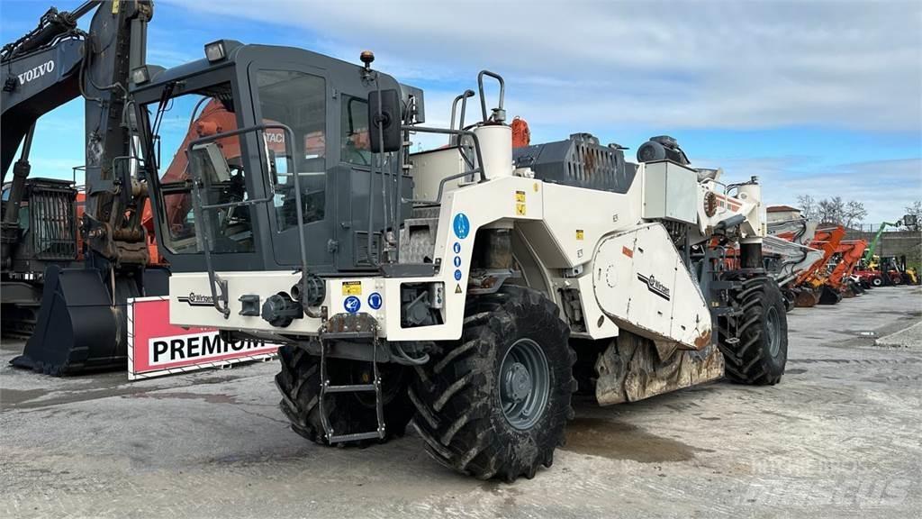 Wirtgen WR2000 Andre lastbiler