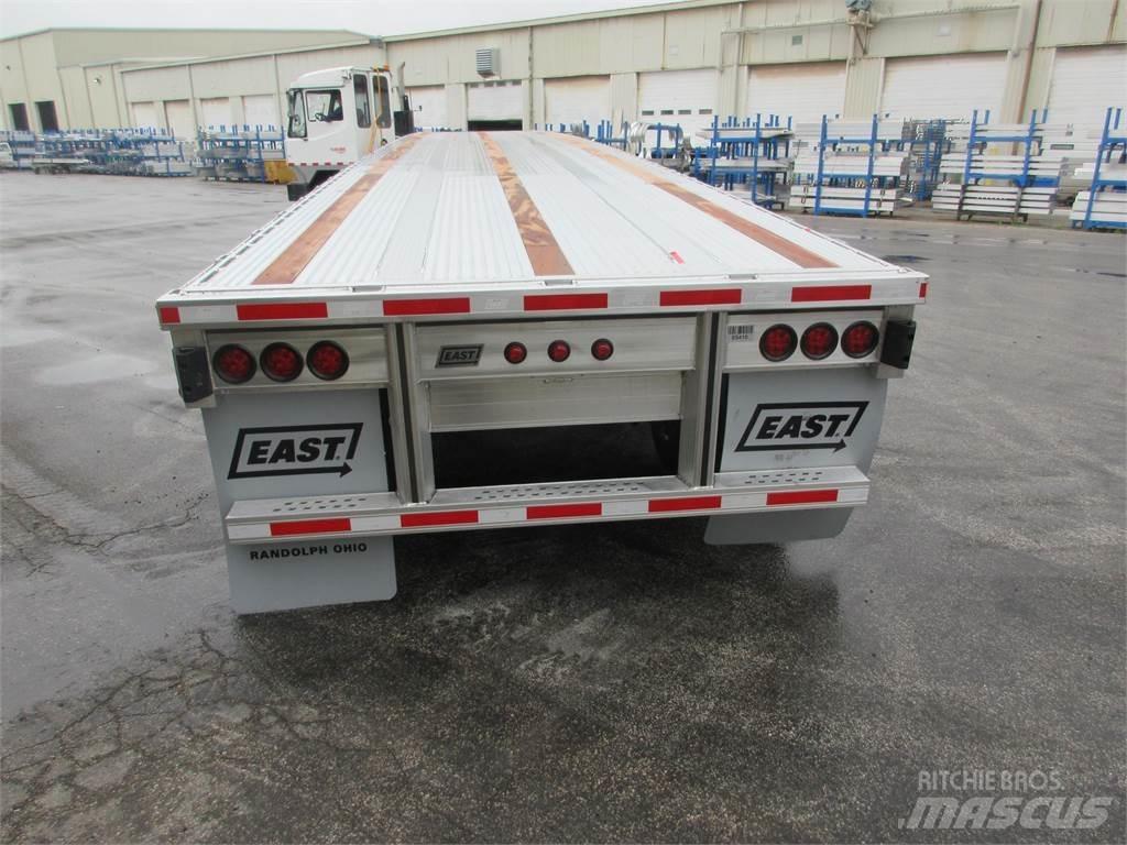 East Mfg Beast Anhænger med lad/Flatbed