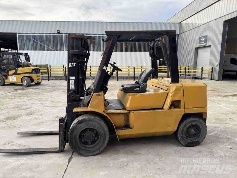 CAT DP40KL Gaffeltrucks - andre