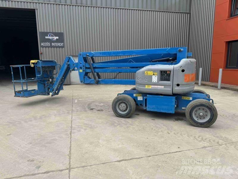 Genie Z45/25 Bomlifte med knækarm