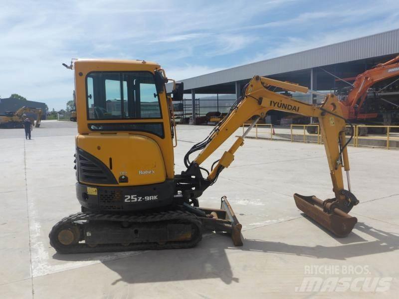 Hyundai R25Z-9A Minigravemaskiner