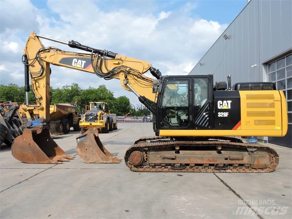 CAT 326F Gravemaskiner på larvebånd