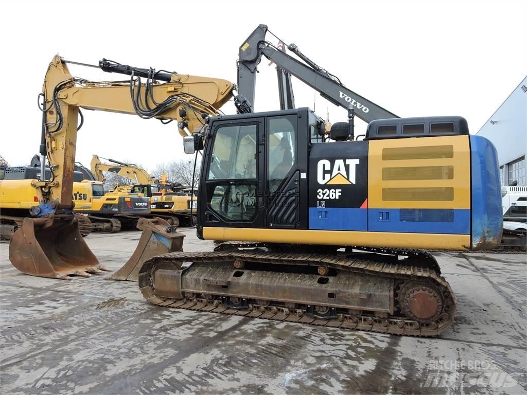 CAT 326F Gravemaskiner på larvebånd
