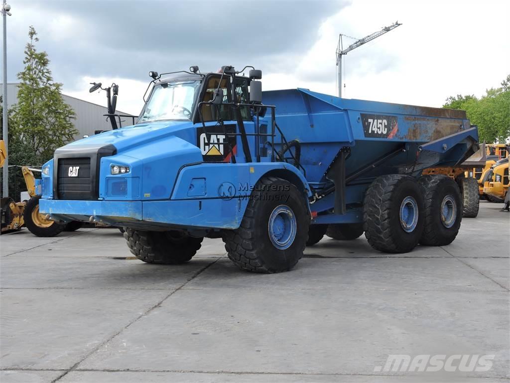 CAT 745C TAILGATE Terrængående lastbiler