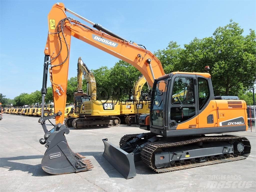 Doosan DX140LC Gravemaskiner på larvebånd