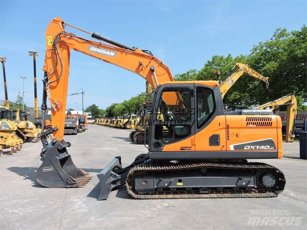 Doosan DX140LC Gravemaskiner på larvebånd
