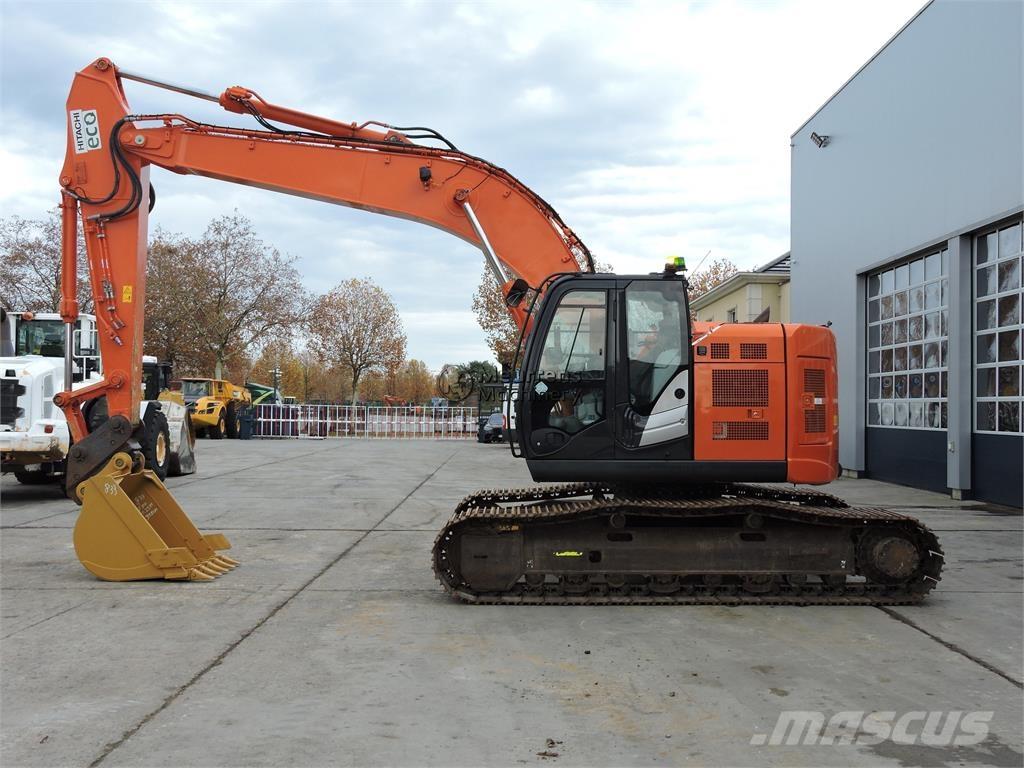 Hitachi ZX225 Gravemaskiner på larvebånd