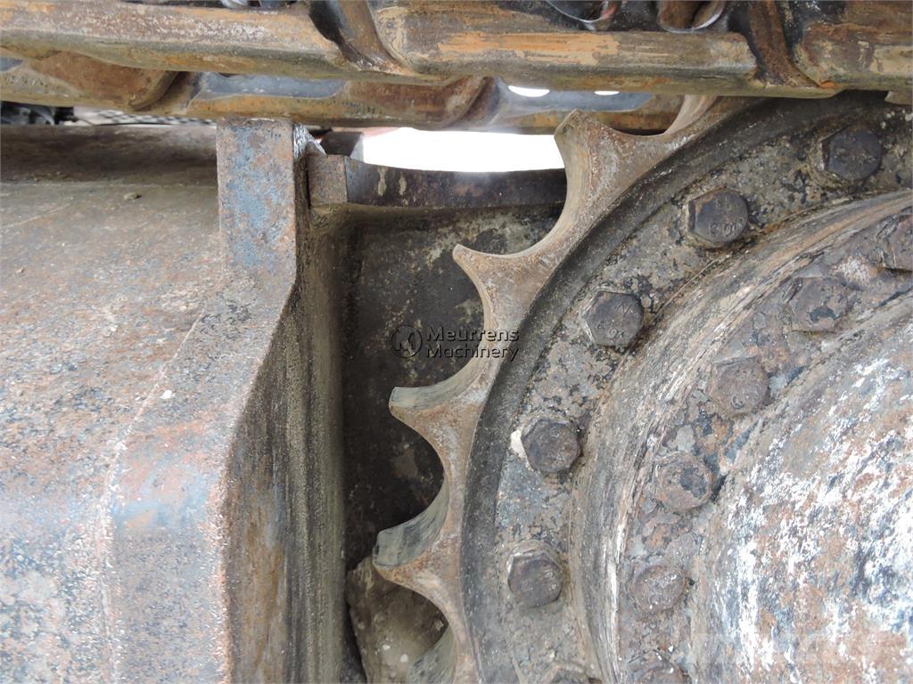 Hitachi ZX225 Gravemaskiner på larvebånd