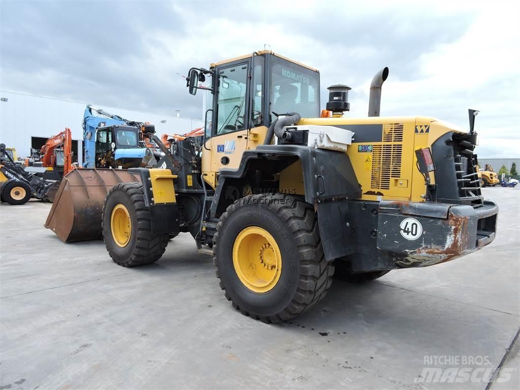 Komatsu WA320 Læssemaskiner på hjul