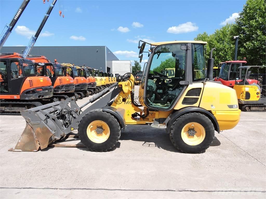 Volvo L25F + FORK Læssemaskiner på hjul