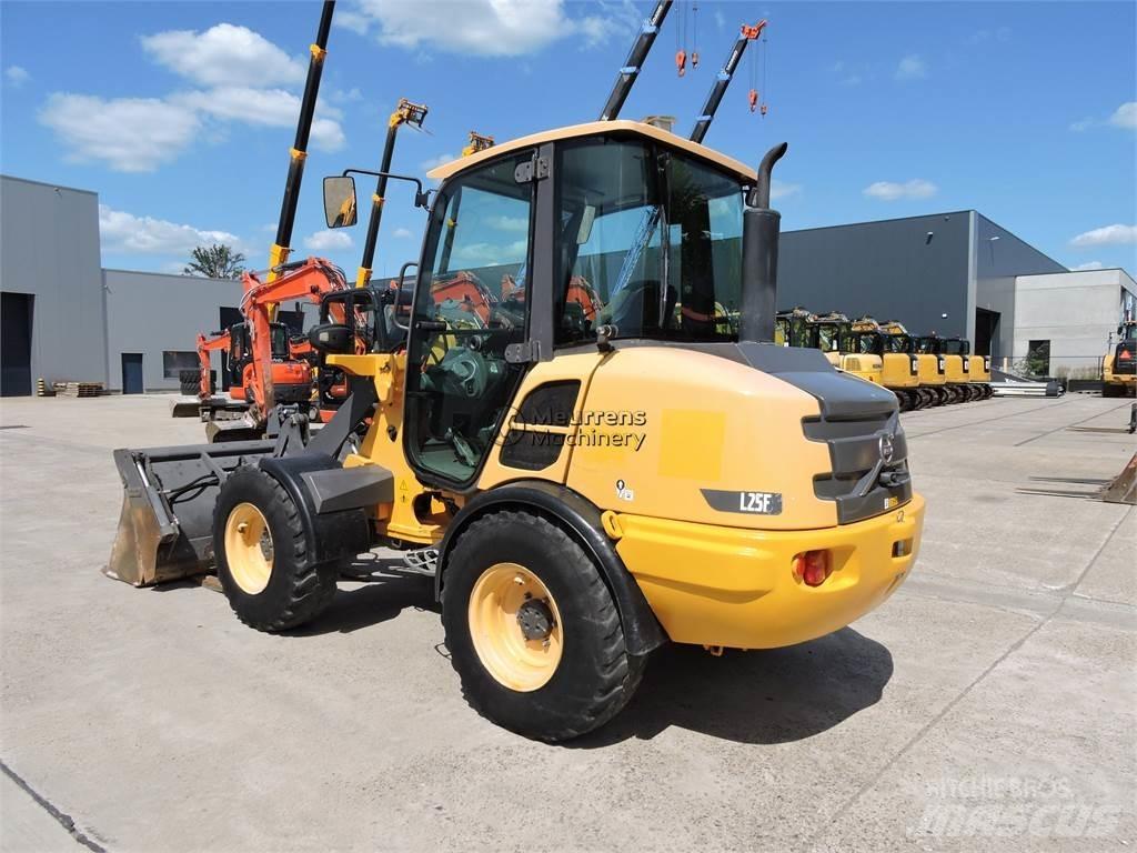 Volvo L25F + FORK Læssemaskiner på hjul