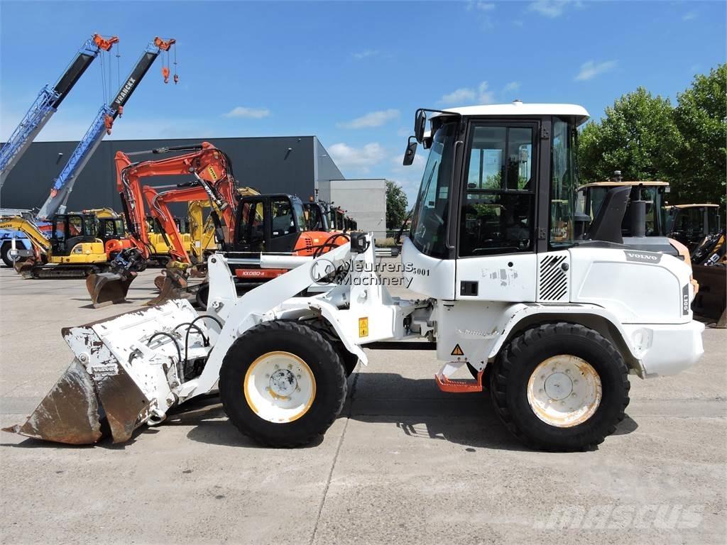 Volvo L30G + FORK Læssemaskiner på hjul