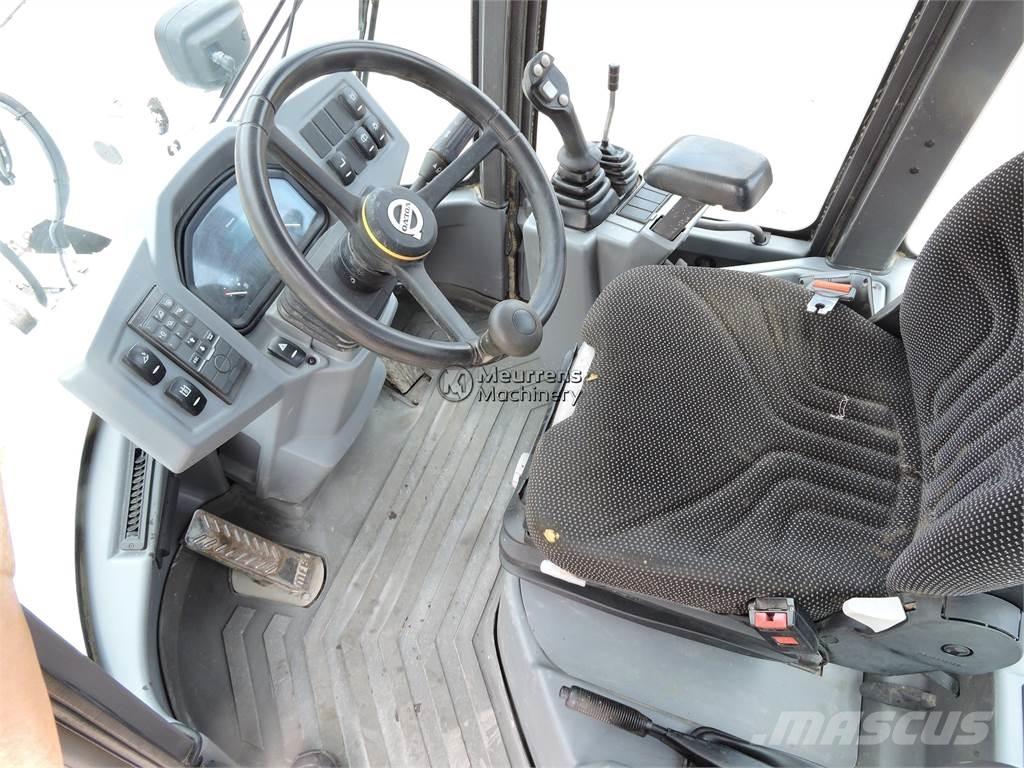 Volvo L30G + FORK Læssemaskiner på hjul