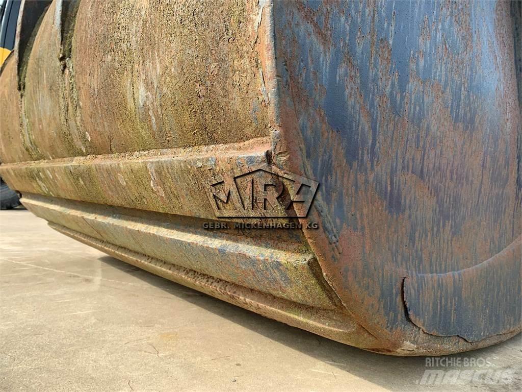 Komatsu 1800 mm Gravarme