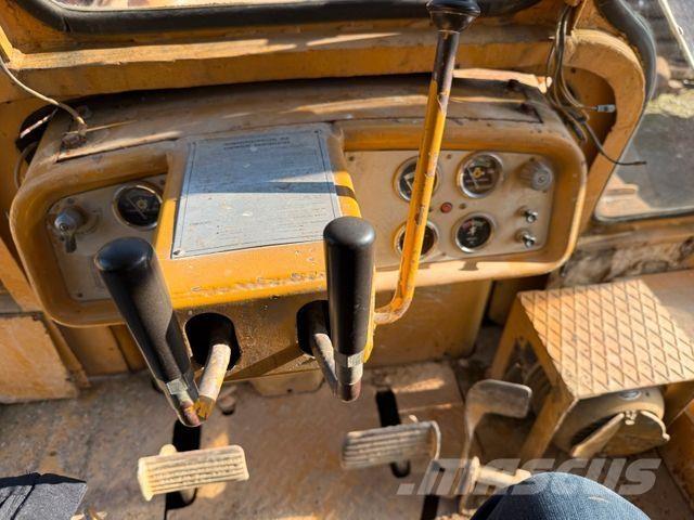 CAT D6C Bulldozer på larvebånd