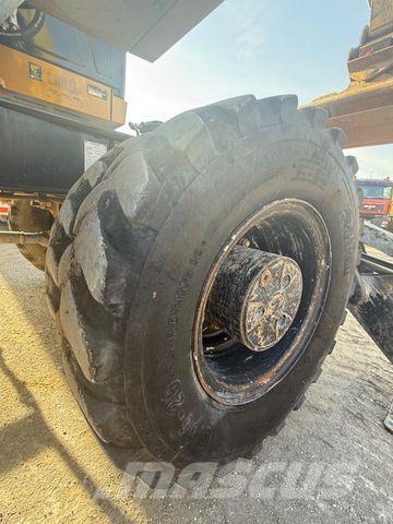 CAT M320 F Gravemaskiner på hjul