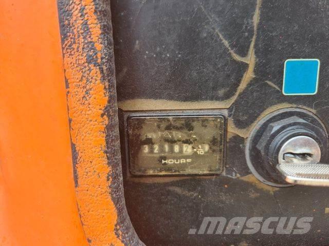 JLG 450 AJ - Bomlifte med knækarm