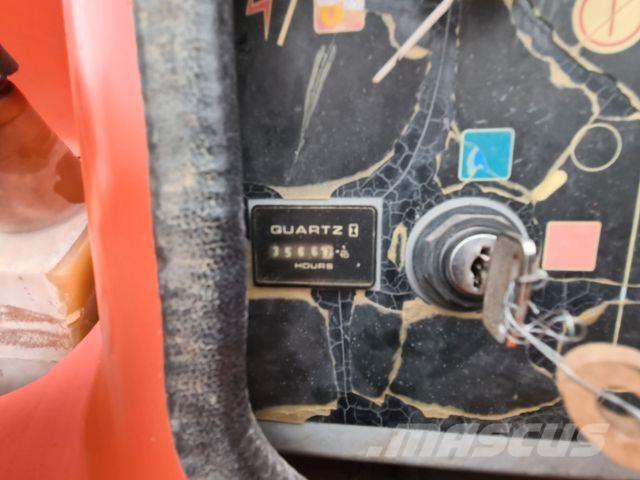 JLG 450 AJ - Bomlifte med knækarm