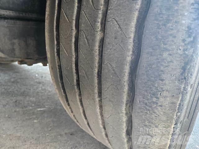 Knapen K 100 Semi-trailer med fast kasse