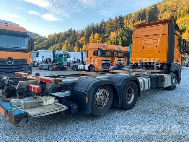 Mercedes-Benz 2542 Chassis