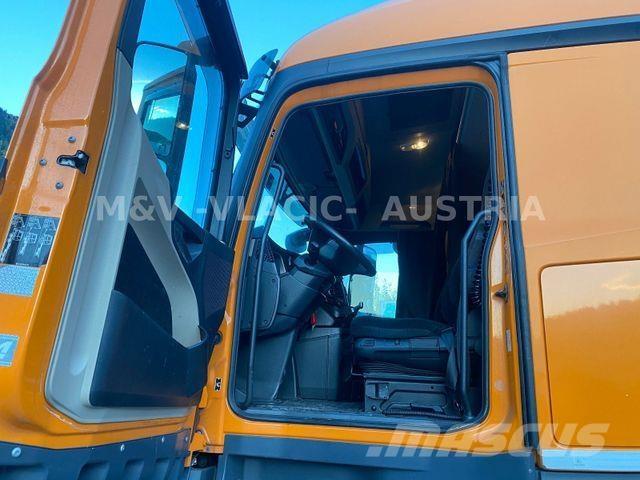 Mercedes-Benz 2542 Chassis