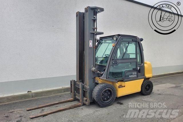 Nissan YG1D2A320 Diesel gaffeltrucks