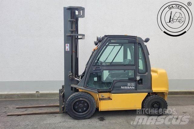 Nissan YG1D2A320 Diesel gaffeltrucks