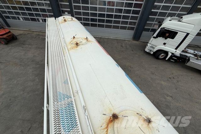 Spitzer 34m3 Semi-trailer med Tank