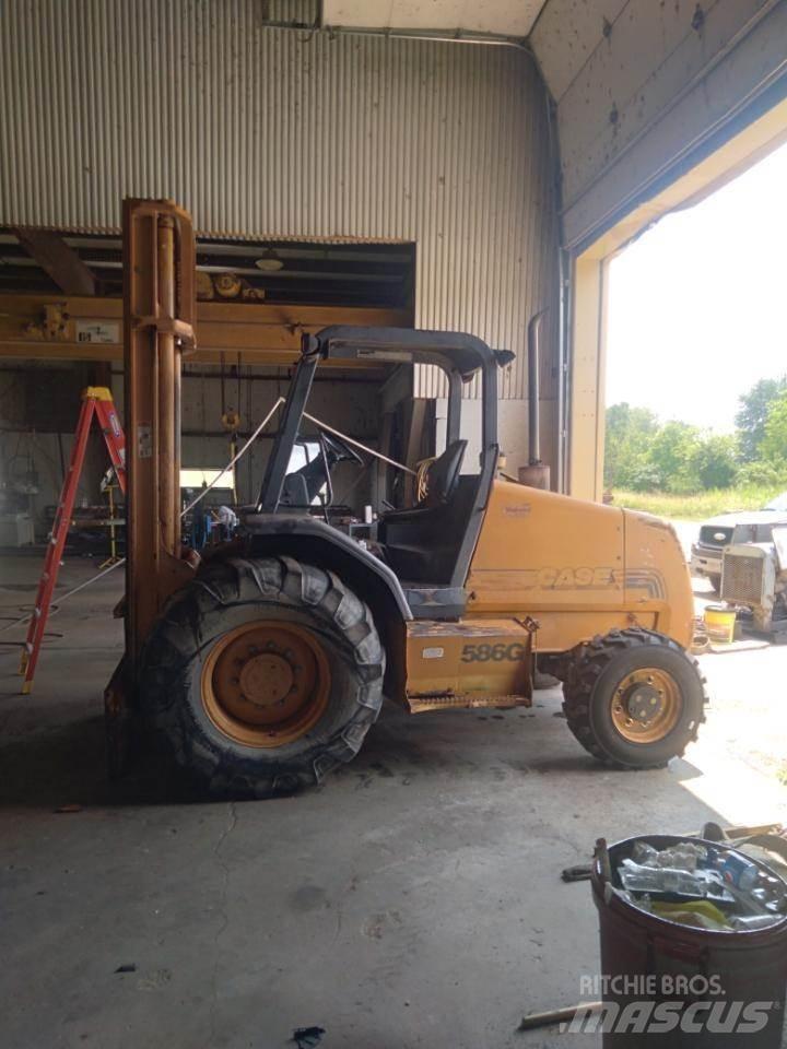 CASE 586G Gaffeltrucks - andre