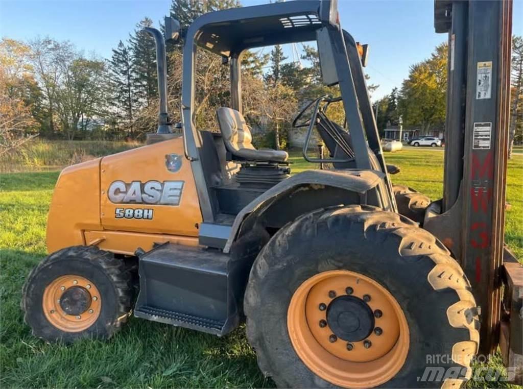 CASE 588H Gaffeltrucks - andre
