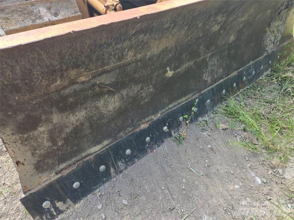 CASE 650L Bulldozer på larvebånd