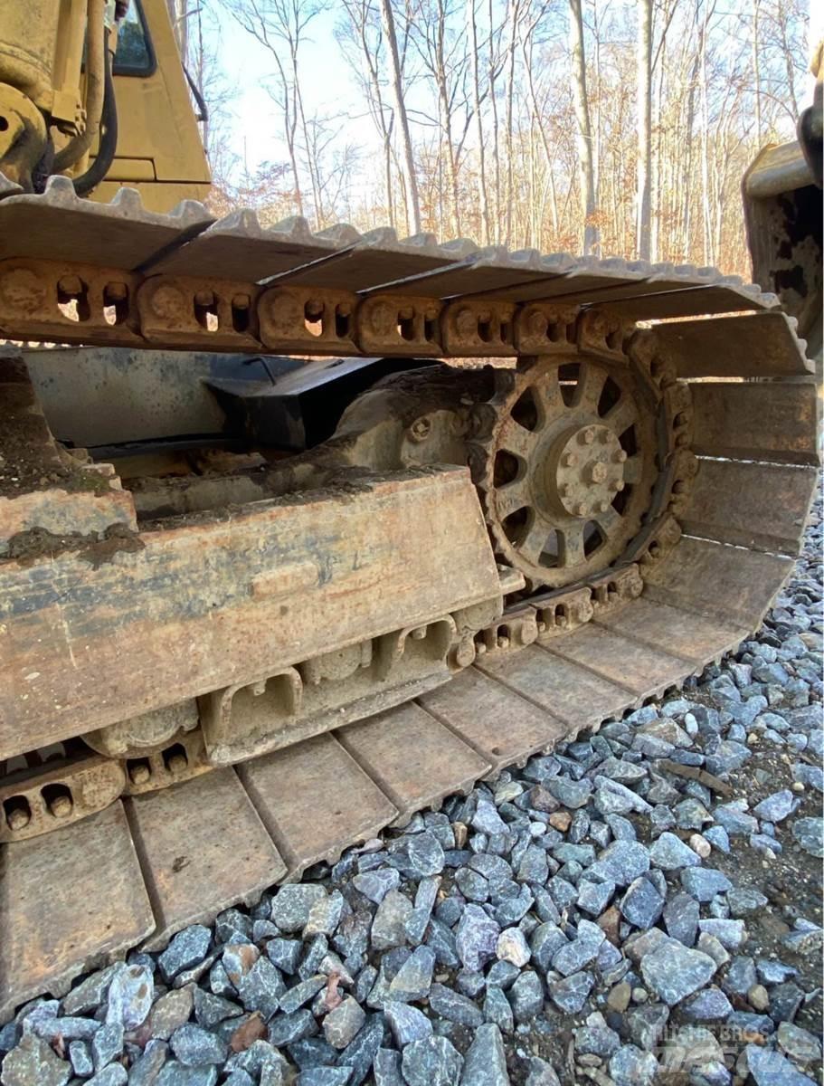 CAT 225 Gravemaskiner på larvebånd