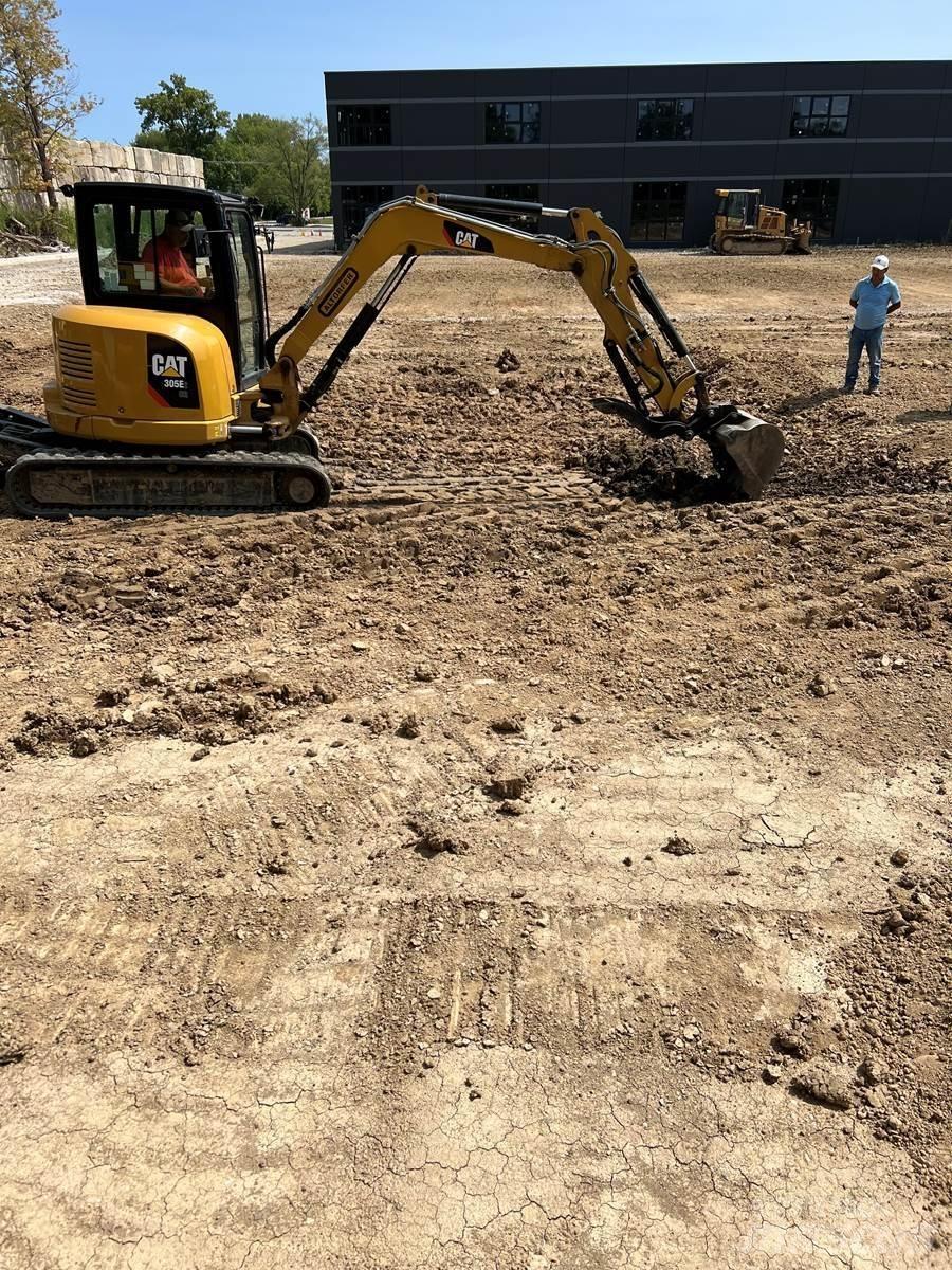 CAT 305 Minigravemaskiner