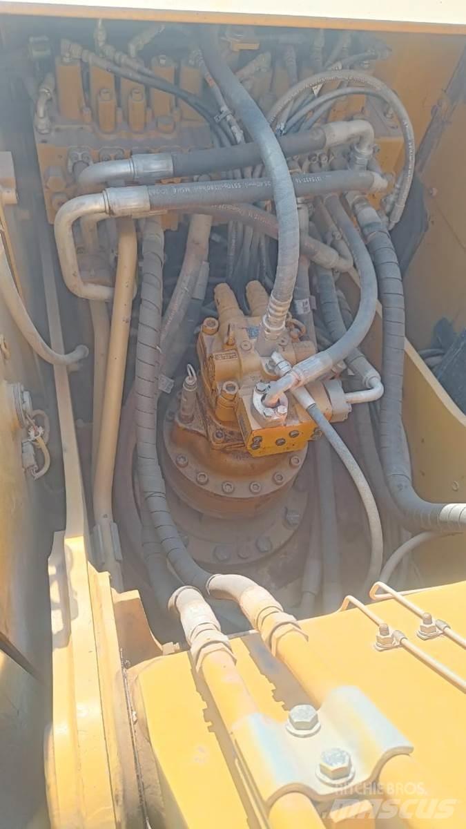 CAT 323D3 Gravemaskiner på larvebånd