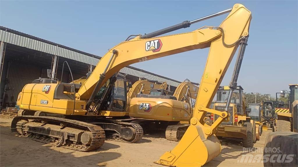 CAT 323D3 Gravemaskiner på larvebånd