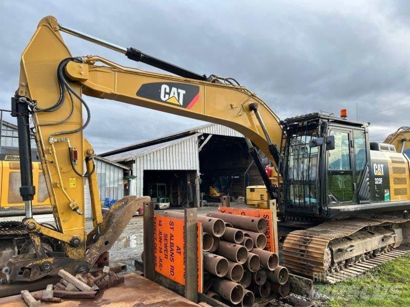CAT 323FL Gravemaskiner på larvebånd