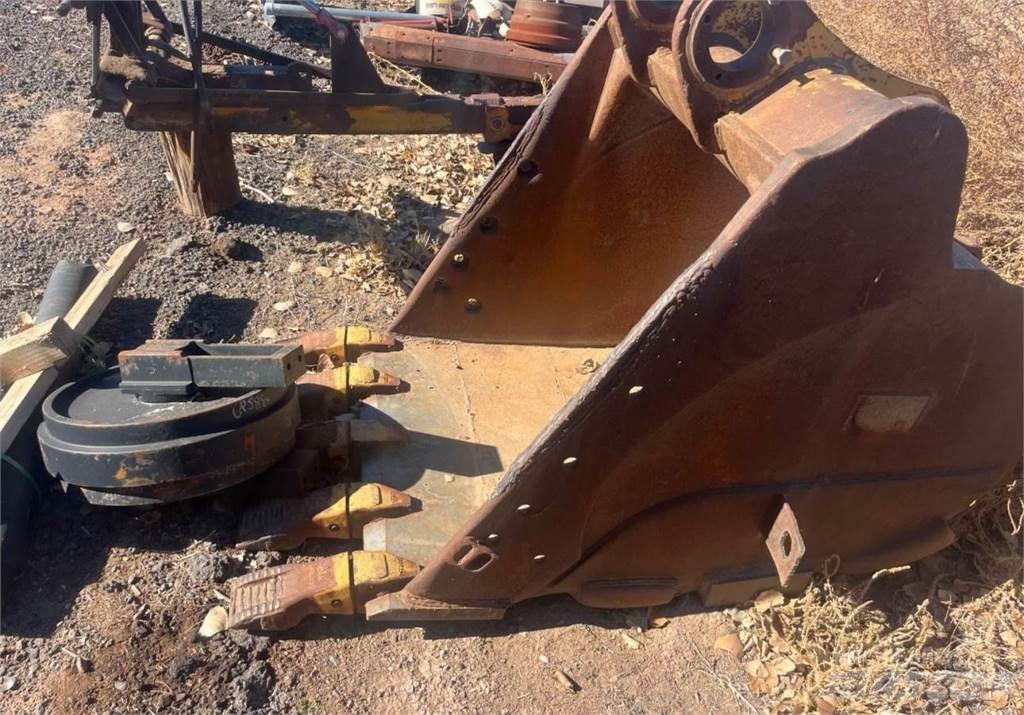 CAT 325L Gravemaskiner på larvebånd