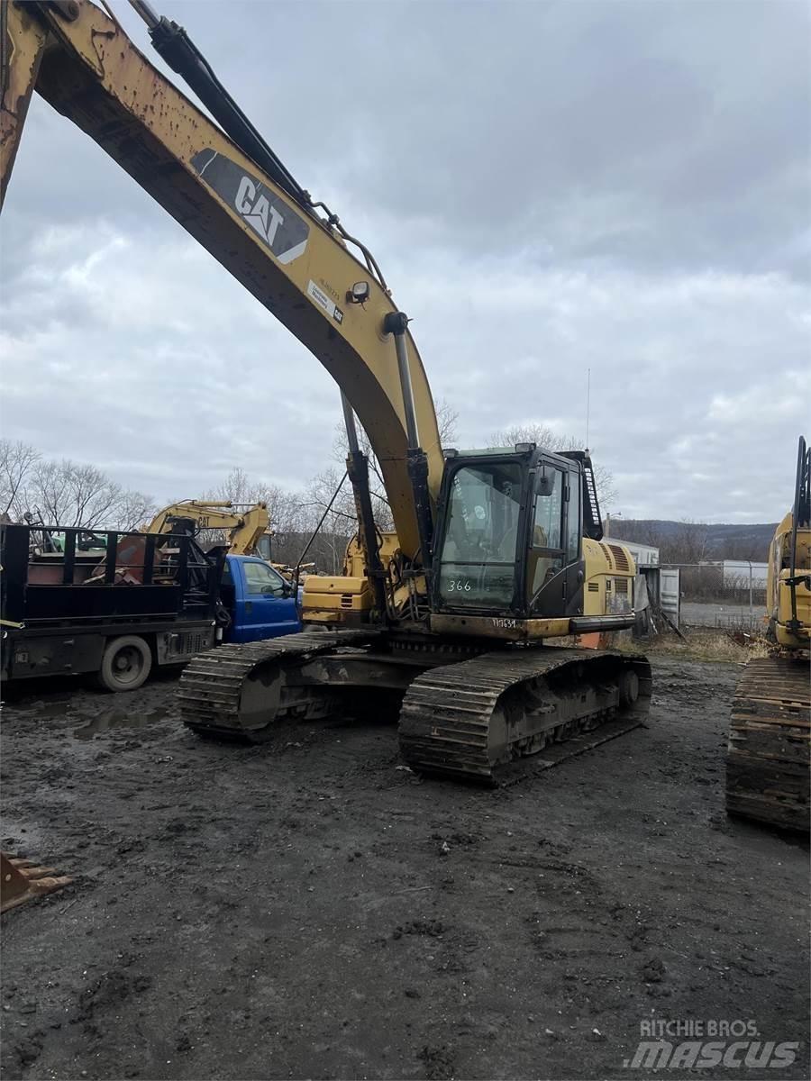 CAT 329DL Gravemaskiner på larvebånd