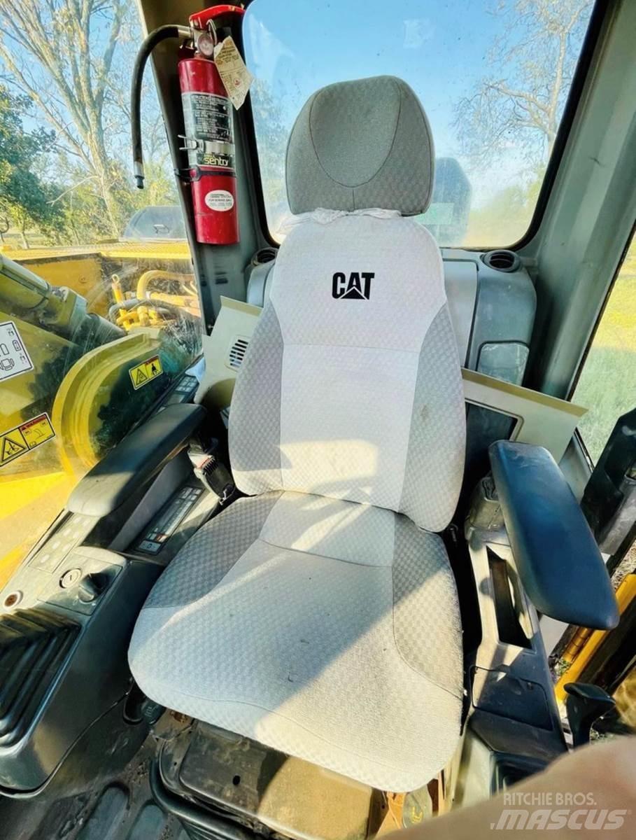 CAT 330DL Gravemaskiner på larvebånd