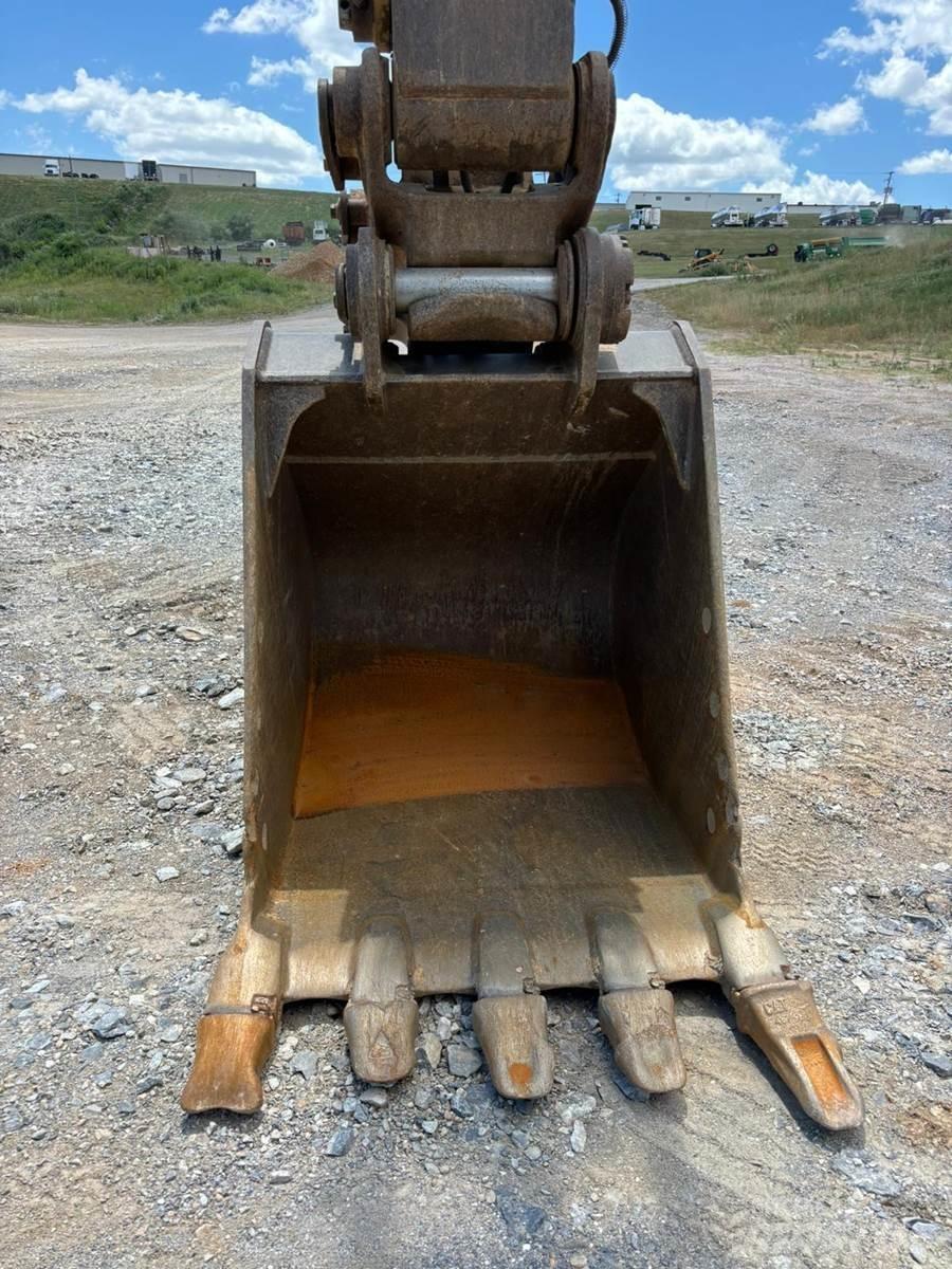 CAT 330DL Gravemaskiner på larvebånd
