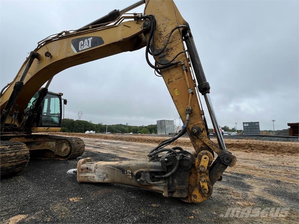 CAT 330DL Gravemaskiner på larvebånd