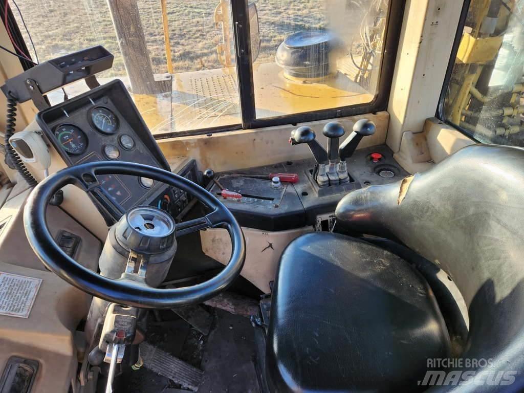 CAT 621F Skrabere