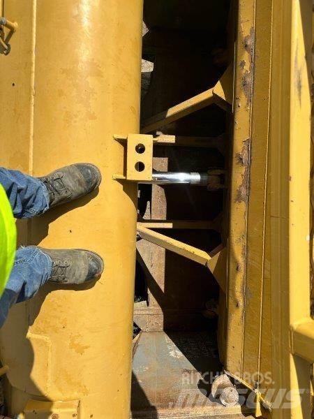 CAT 621G Skrabere