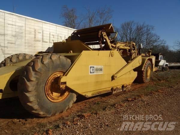 CAT 623B Skrabere